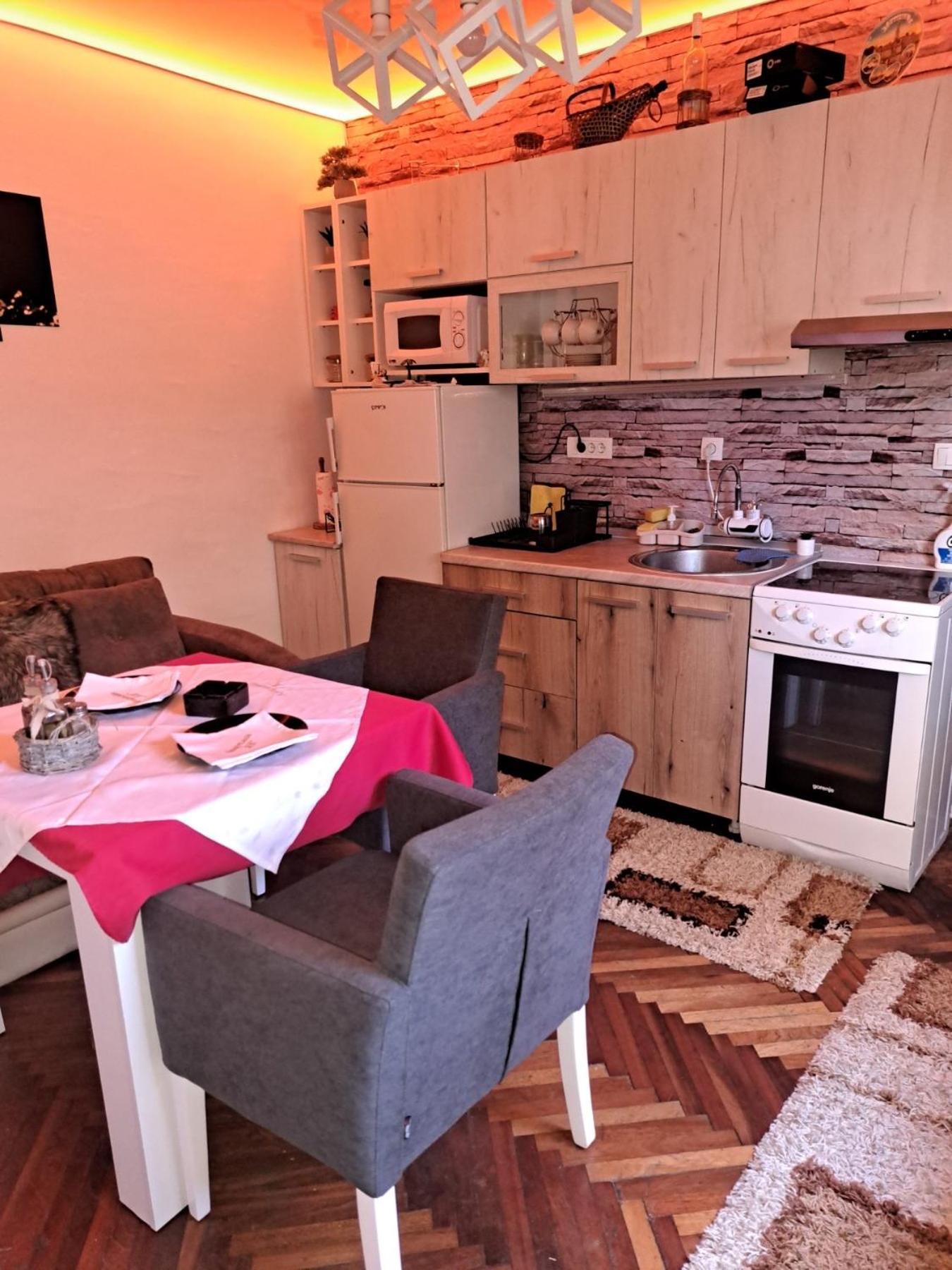 Apartman En Dusanovac Exterior foto